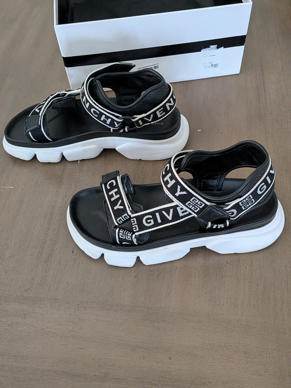 Givenchy Jaw Sandals 41